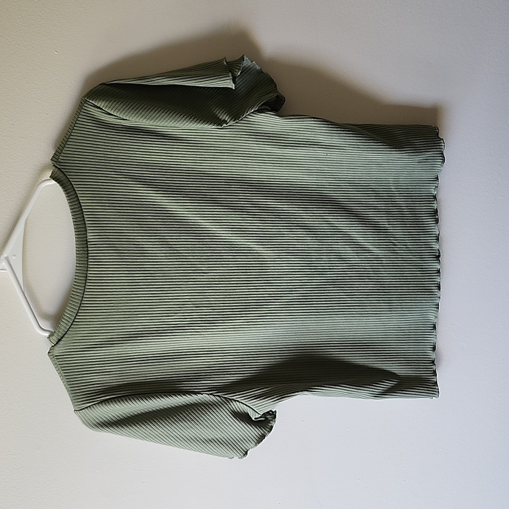 Crop Top - Picture 4 of 4